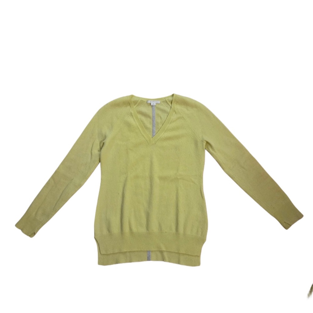 Duffy NY Casual V-Neck Cashmere Sweater in Light Green